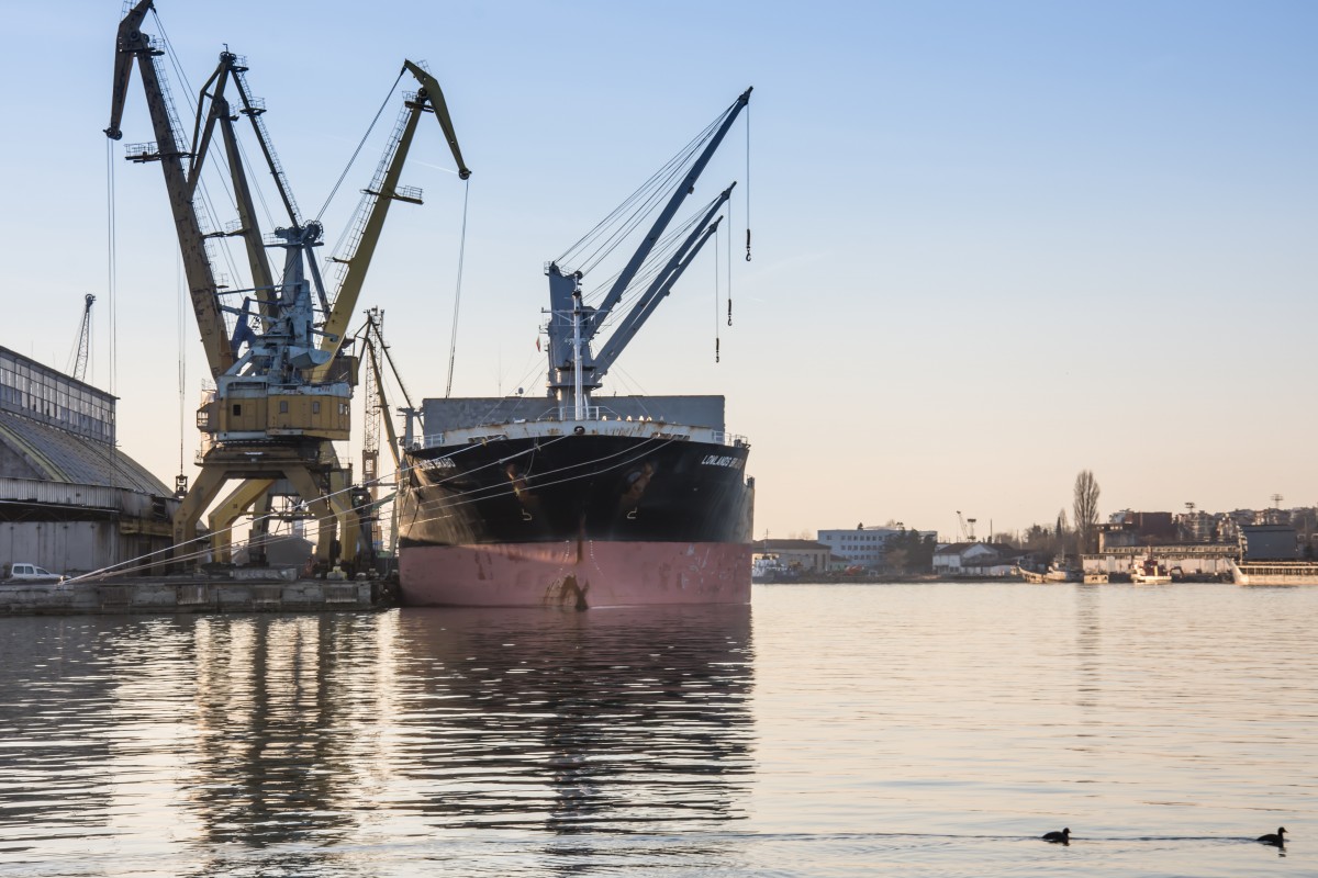 port_loading_discharging_ship_cargo_transportation_container_transport-1276193.jpg!d